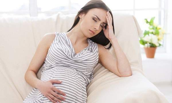 ba-bau-bi-hoamat-chong-mat-1 Bà bầu bị hoa mắt chóng mặt có nguy hiểm không?