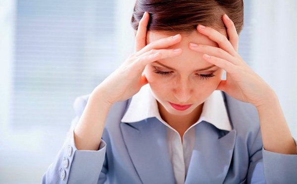 cang-thang-o-phu-nu Nữ giới thường xuyên làm việc quá sức, căng thẳng cũng là nguyên nhân gây u nang buồng trứng