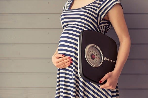 Sang tam cá nguyệt thứ hai, mẹ bầu sẽ bắt đầu tăng cân nhiều khi mang thai 2 em bé