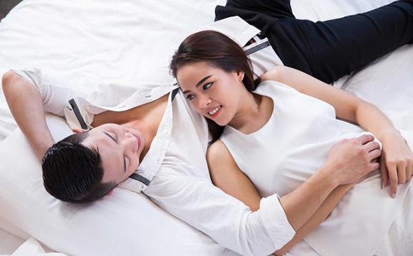 quan-he-vao-ngay-rung-trung-5-ngay Quan hệ trước ngày rụng trứng 5 ngày thì khả năng có bầu có cao không, có gì đáng lo ngại?