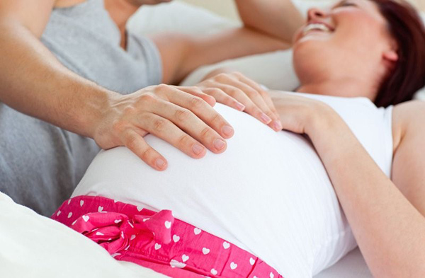 tam-su-voi-con Hãy tránh tâm sự nhỏ với con 30 phút trước khi ngủ nhé. Nếu không mẹ khó có giấc ngủ ngon đó.