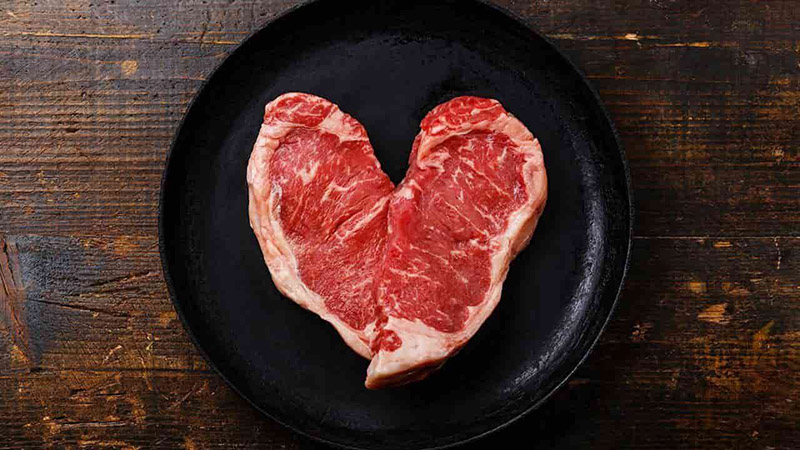 thi-bo-1 Mẹ nên ưu tiên chọn thịt có màu đỏ bởi lượng protein sẽ nhiều hơn